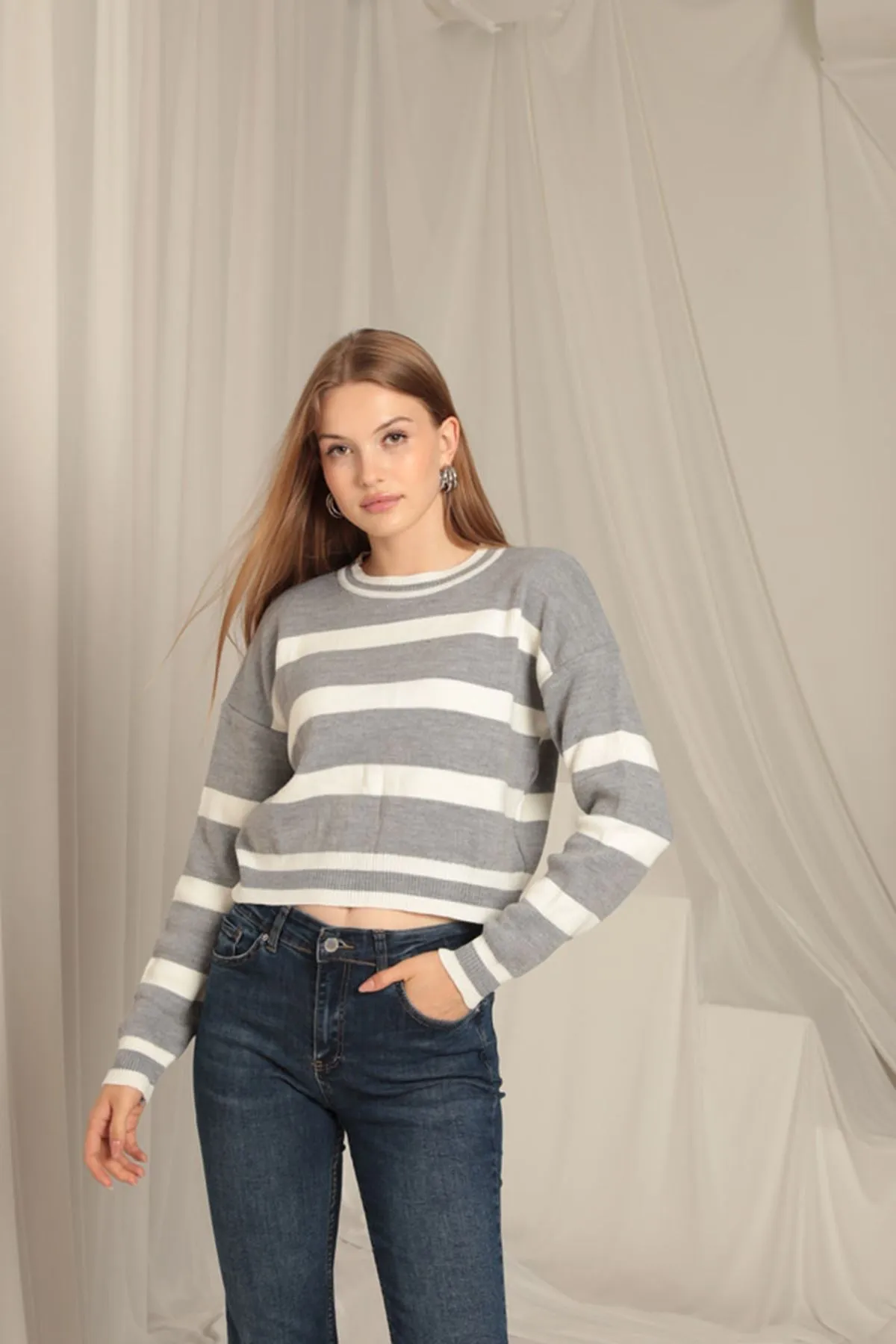 KKT Knitwear Fabric Striped Women's Gray Sweater - Conflans-Sainte-Honorine