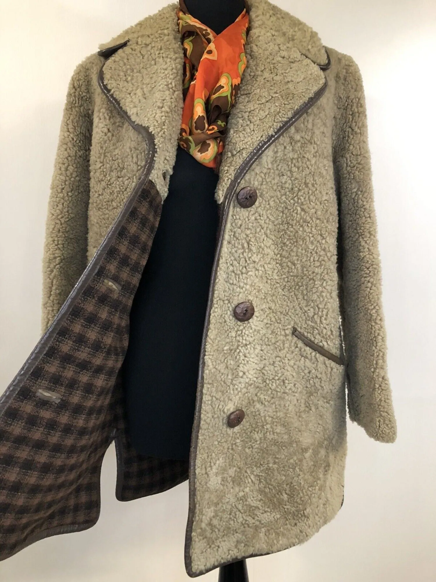Vintage 1970s Single Breasted Sheepskin Teddy Coat in Beige - Size UK 14