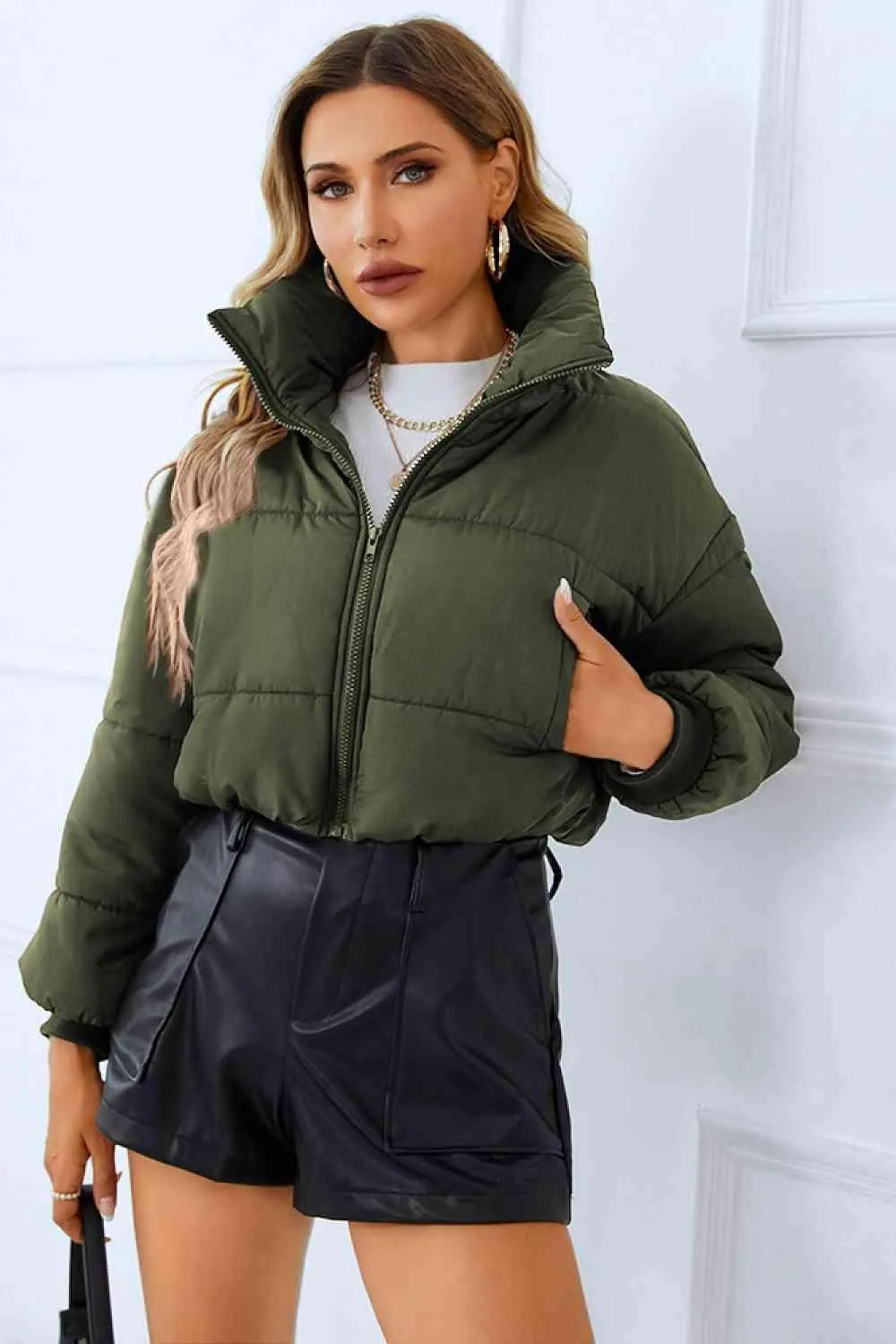 Winter Chic Zip-Up Cropped Puffer Jacket