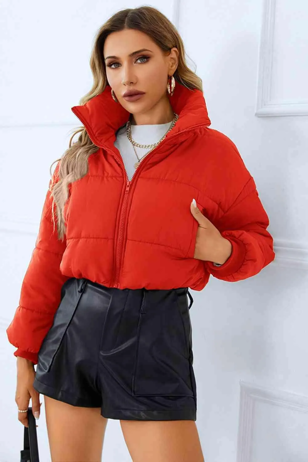 Winter Chic Zip-Up Cropped Puffer Jacket